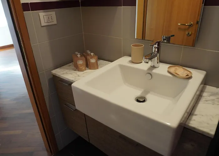 Tavazzano 10 - At Your Place Apartmán *